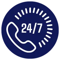 Ein weißes Telefon-Symbol mit dem Text „24/7“ in einem dunklen blauen kreisförmigen Hintergrund.